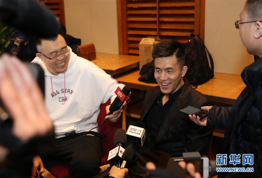 不已