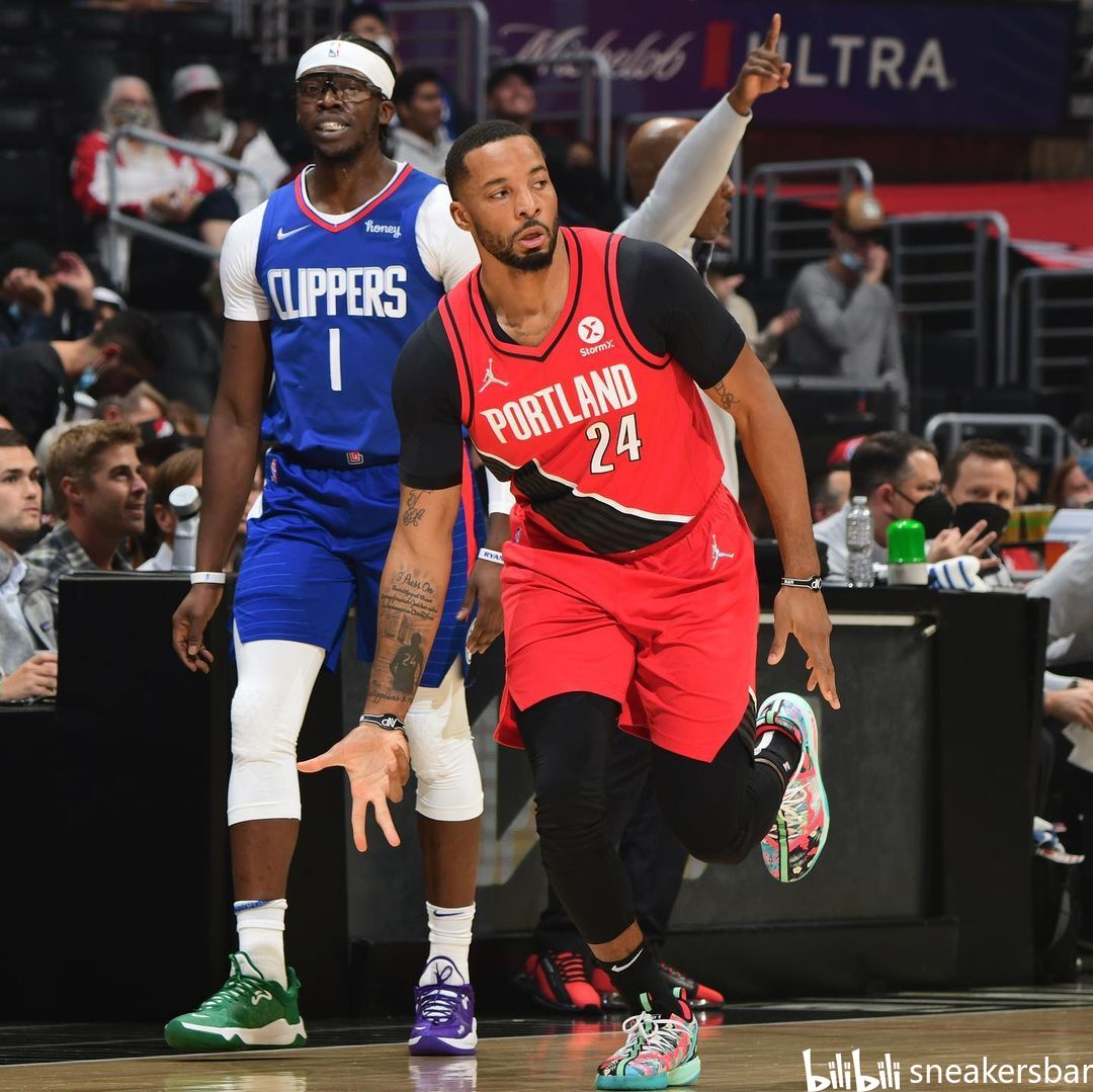 在格林缺席 在格林缺席