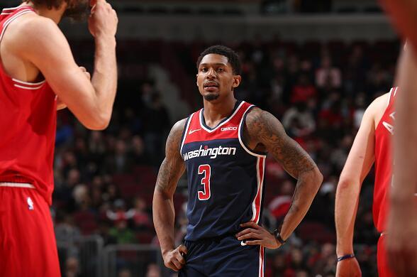 任何人都必 任何人都必