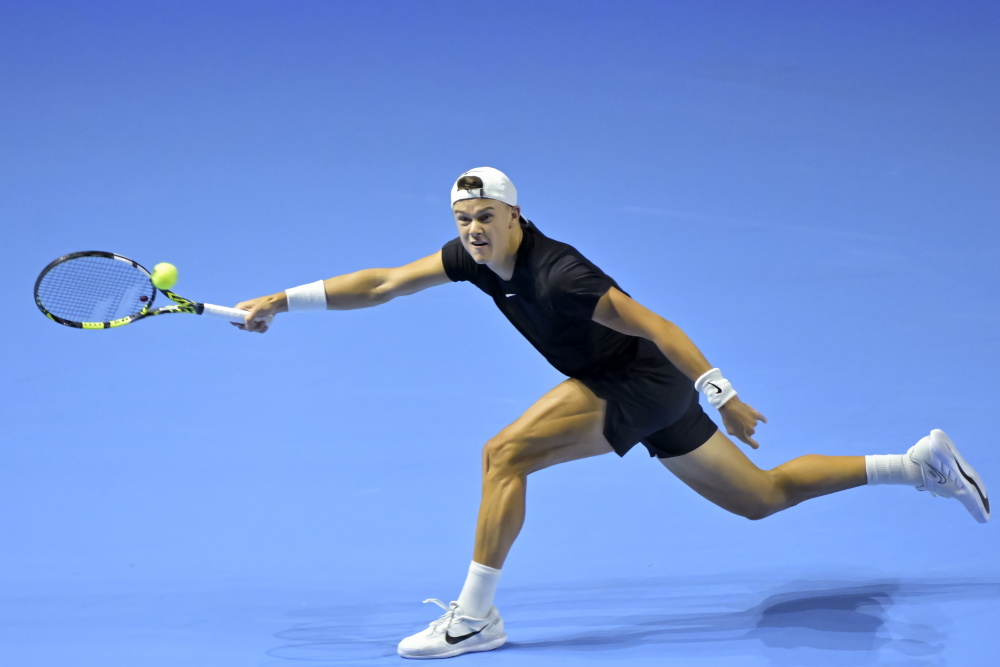 与球员应完 与球员应完